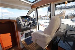 90cyx5gue1.jpg