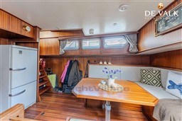 2w82d587mv.jpg