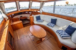 qe2a9jo638.jpg