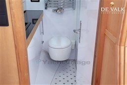 958kg9q8x5.jpg
