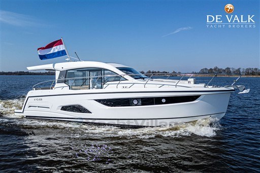 Sealine C 390