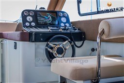 vkq67n8kd7.jpg