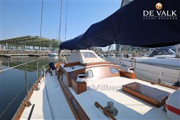 9y95jt015u.jpg