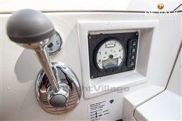 z25ue8lipw.jpg