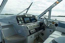 aqs6a9a51t.jpg