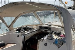 mjkbi9dv65.jpg