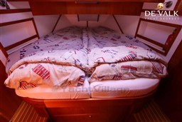 1u47cr6eb4.jpg