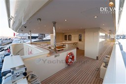 ecr71yj54w.jpg