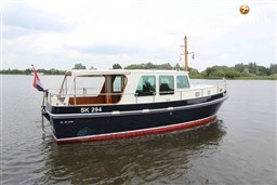 4iisiu6d98.jpg