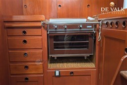 83f8d6hlt3.jpg