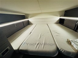 20m1gyr8ho.jpg