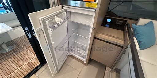 gz4vml4qz8.jpg