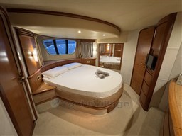 AZ 62E owner's cabin