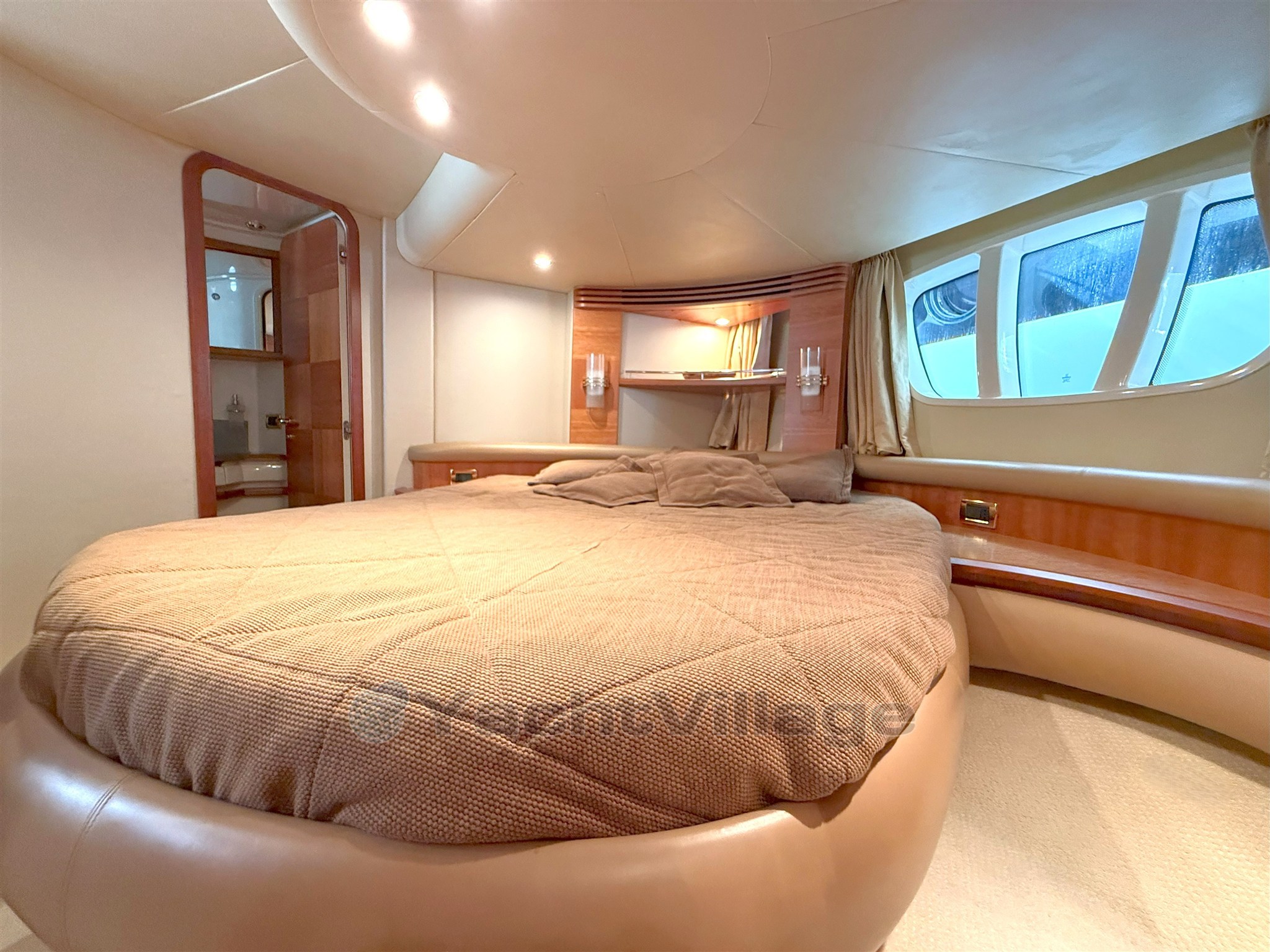 {I}Guest Cabin