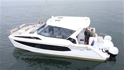 Aquila 36 Sport aerial