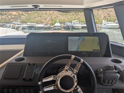 Pardo GT52 helm detail