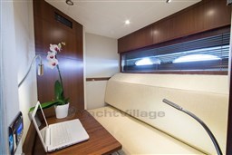 Princess V78 guest cabin pullman-studio