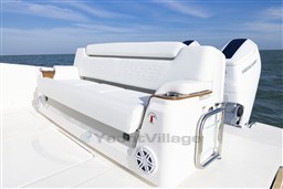 Tiara 39LE cockpit lounge