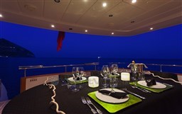 Canados 82 cockpit dining