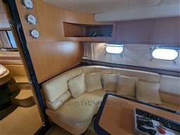 Sarnico 58 salon detail