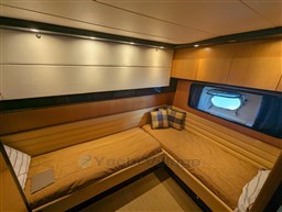 Sarnico 58 guest L cabin