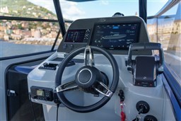 Helm station