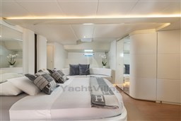 ar 110 master cabin 3