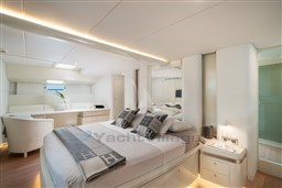 ar 110 master cabin 2