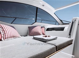 AZIMUT AT 45 exterior