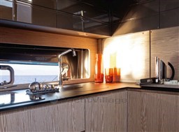 AZIMUT AT 45 interior