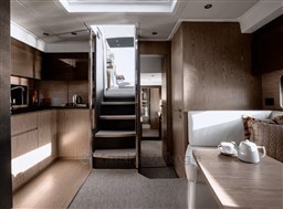 AZIMUT AT 45 interior