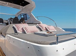 AZIMUT AT 45 exterior