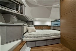 Tiara 43LS cabin