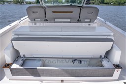 Tiara 43 LS aft storage
