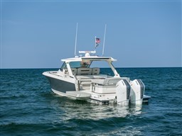 Tiara 43LS aft view