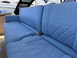 Saxdor 320 GTO Galley Seats