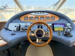 AZIMUT 55 helm station