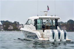 Tiara 48LE aft view