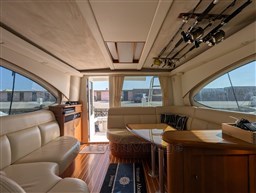 Tiara 3900 Conv. salon to aft