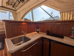 Tiara 3900 Conv. galley