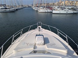 Tiara 3900 Conv. bow sunpad