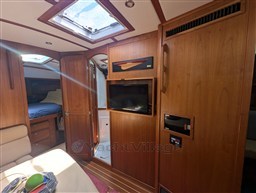 Sabre 42 Express Salon's TV