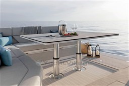 Azimut Verve 48 cockpit table