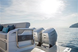 Azimut Verve 48 engines view