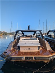 Apex 60 stern view