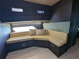 Apex 60 port dinette