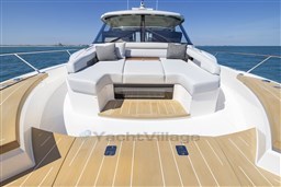 Tiara EX54 bow deck