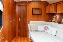 {I} Lower convertible dinette