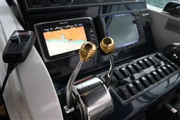 Tiara 3500 Open Sampei helm detail