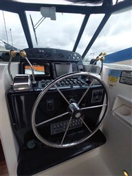Tiara 3500 Open Sampei helm station